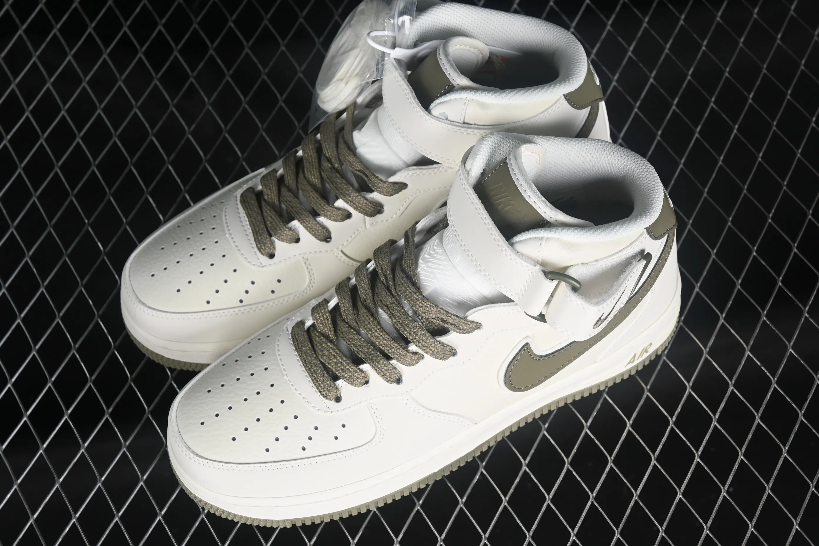 All categories Nk Air Force 1 Air Force series Nk Air Force 1 Mid Air Force mid-top Nk Air Force 1'07 Mid beige green hook Starry Air Force One mid-top casual sneakers SH0235-577